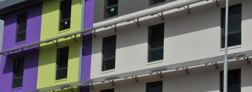 Hotel verde solar panels