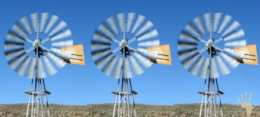 Karoo wind mills